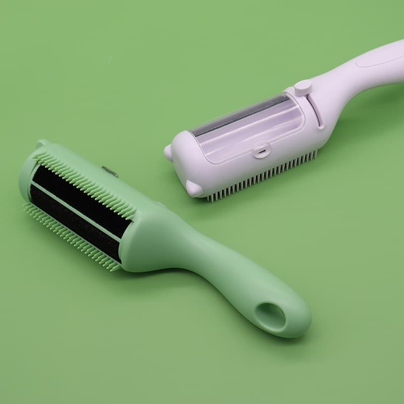 Self-Cleaning Grooming Brush
